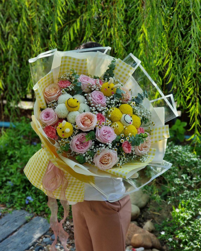 ช่อแสดงความยินดี แบบที่ 6 จัดโดยร้านช่อผกา
