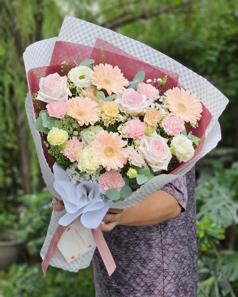 ช่อแสดงความยินดี แบบที่ 64 จัดโดยร้านช่อผกา